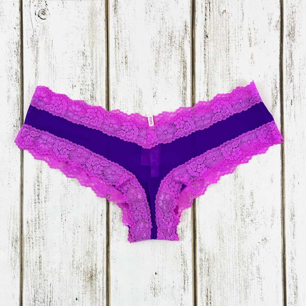 VS PINK Extra Low Rise Cheekster Large Retired Style